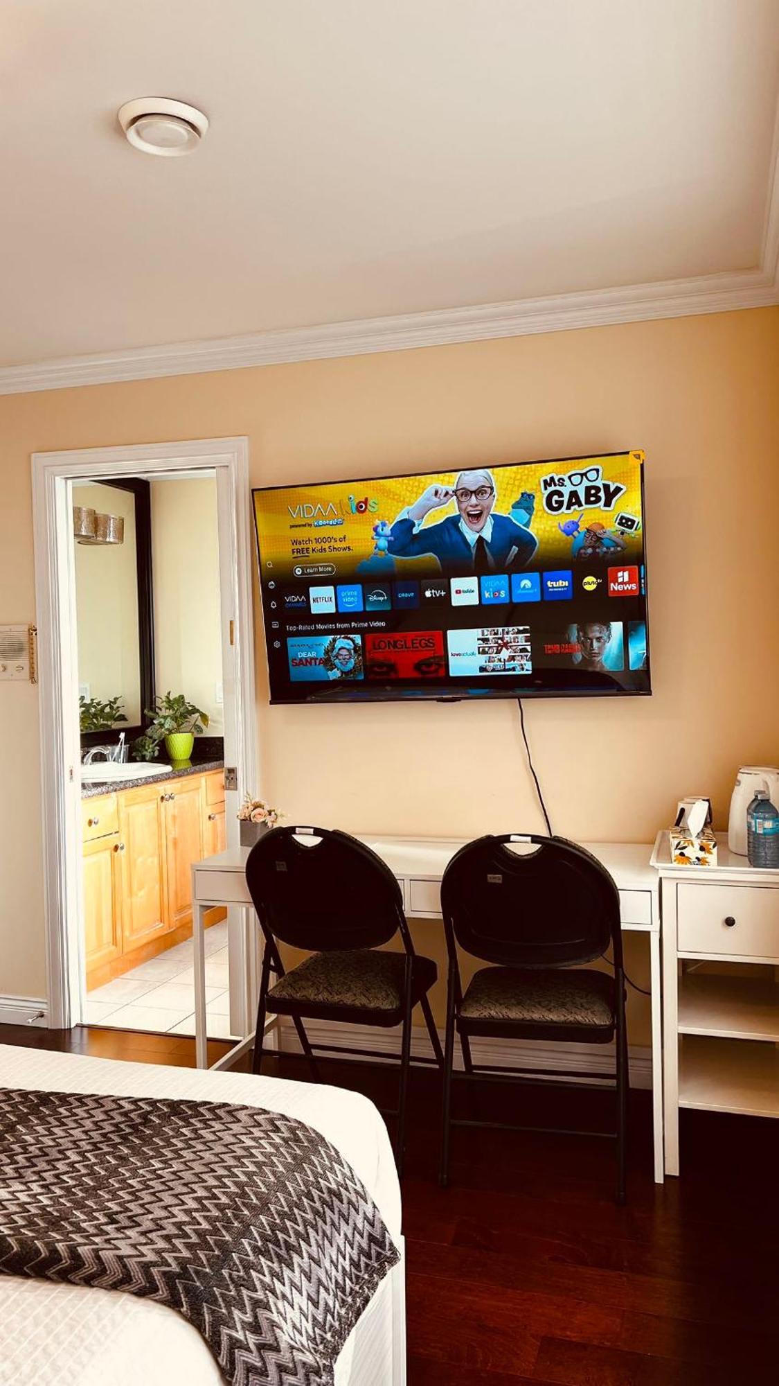 Coze Home In Vancouver Near Yvr Экстерьер фото
