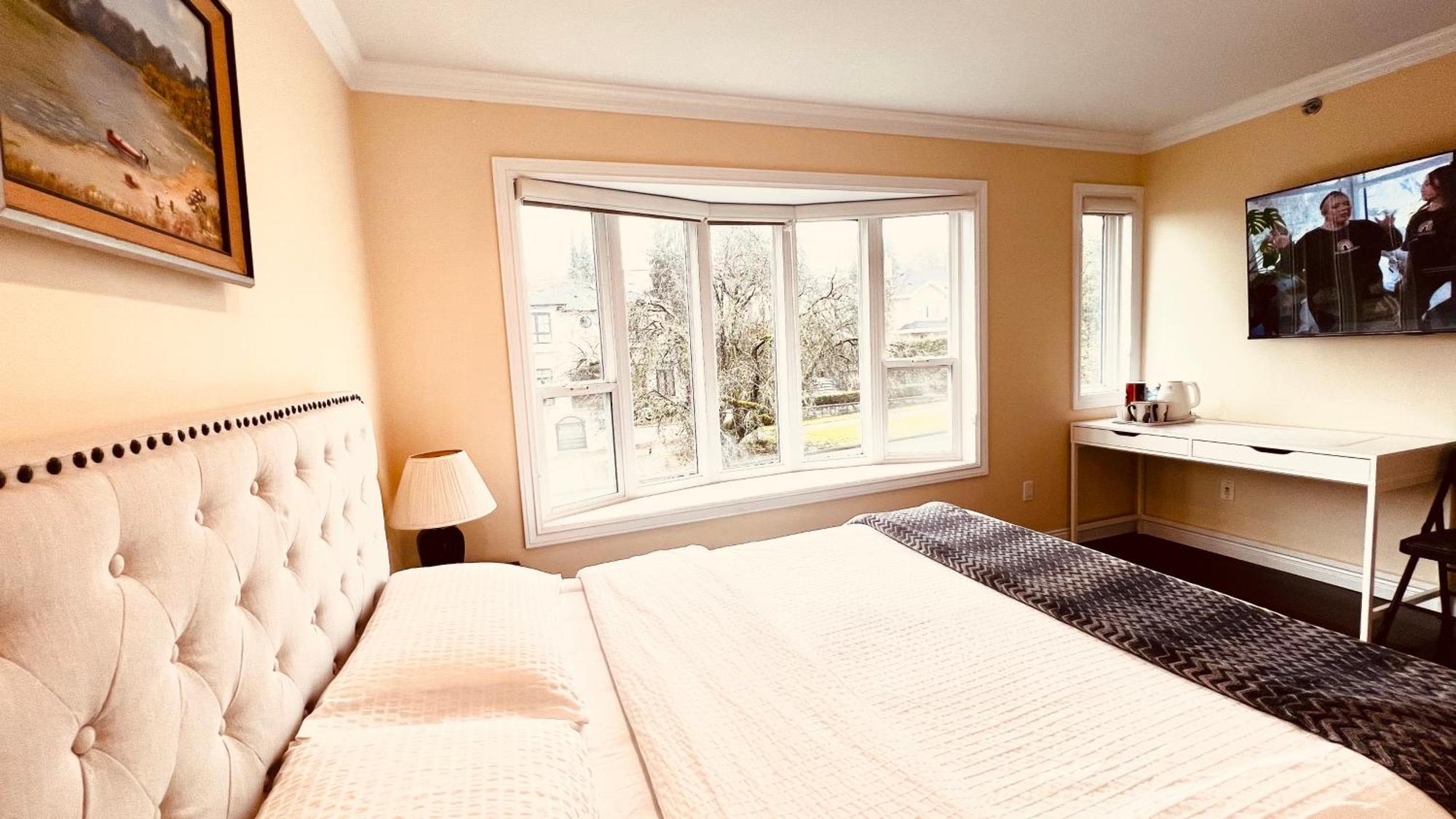Coze Home In Vancouver Near Yvr Экстерьер фото